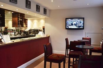 Clarence Court 4*
