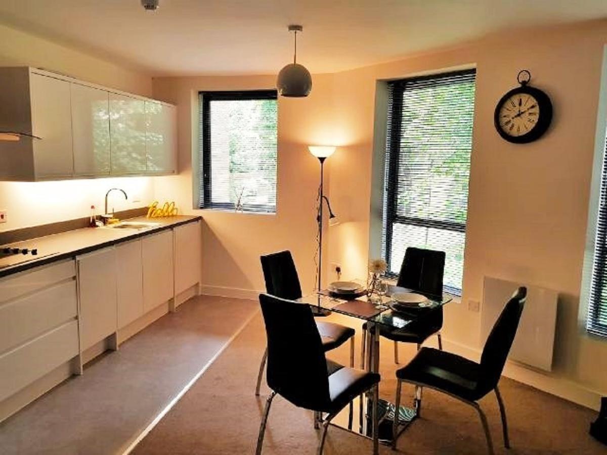 Apartment The Famous By Servicedlets