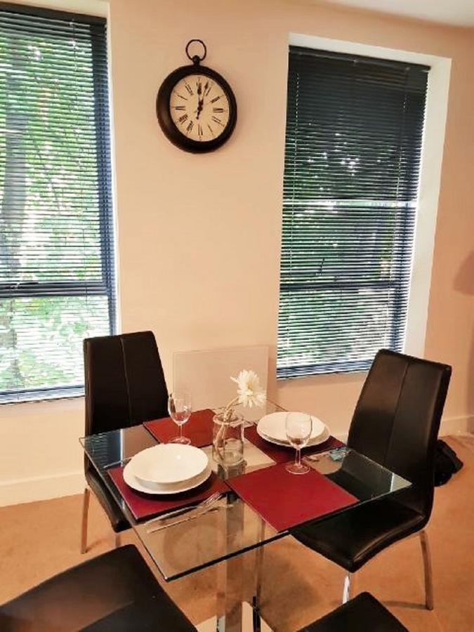 Apartment The Famous By Servicedlets