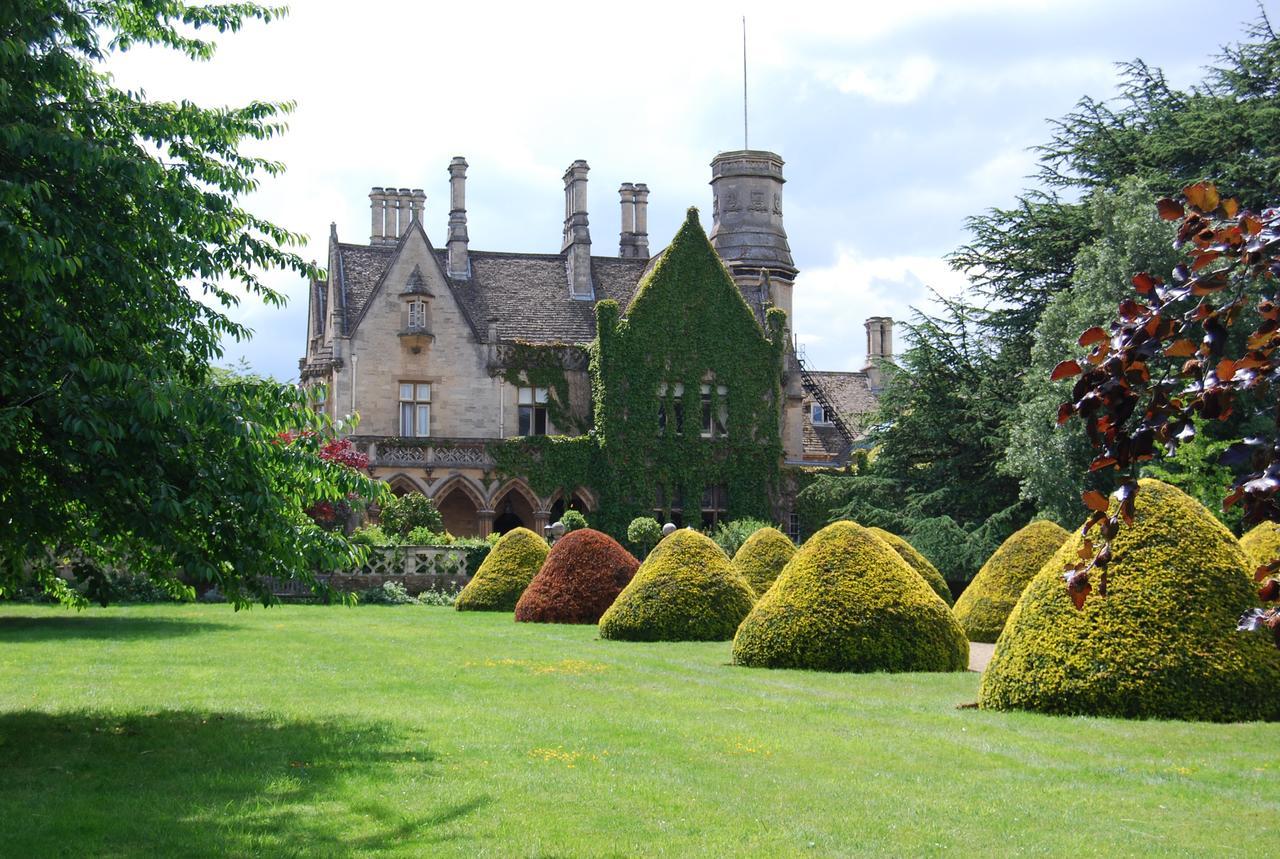 Hotel Manor By The Cheltenham