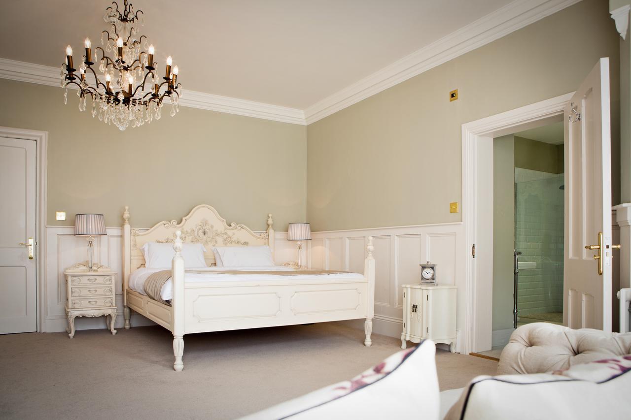 Manor By The Cheltenham