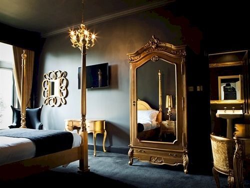 Manor By The 4*