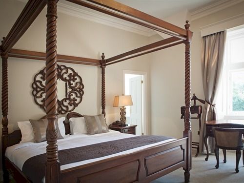 Hotel Manor By The Cheltenham