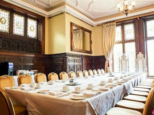Manor By The 4*