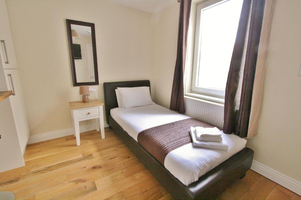 Aparthotel Gloucester Road By Roomsbooked - Free Parking Cheltenham