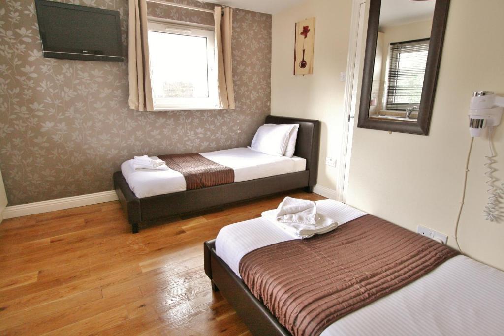 Gloucester Road By Roomsbooked - Free Parking