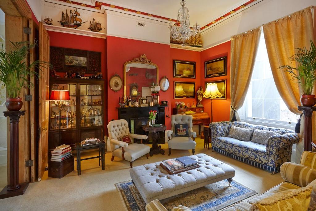The Bradley 5* Cheltenham