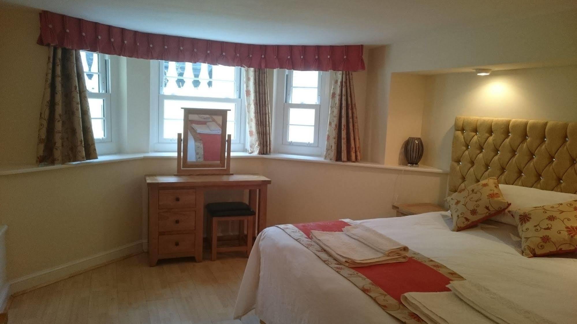 Mayville House Hotel Cheltenham