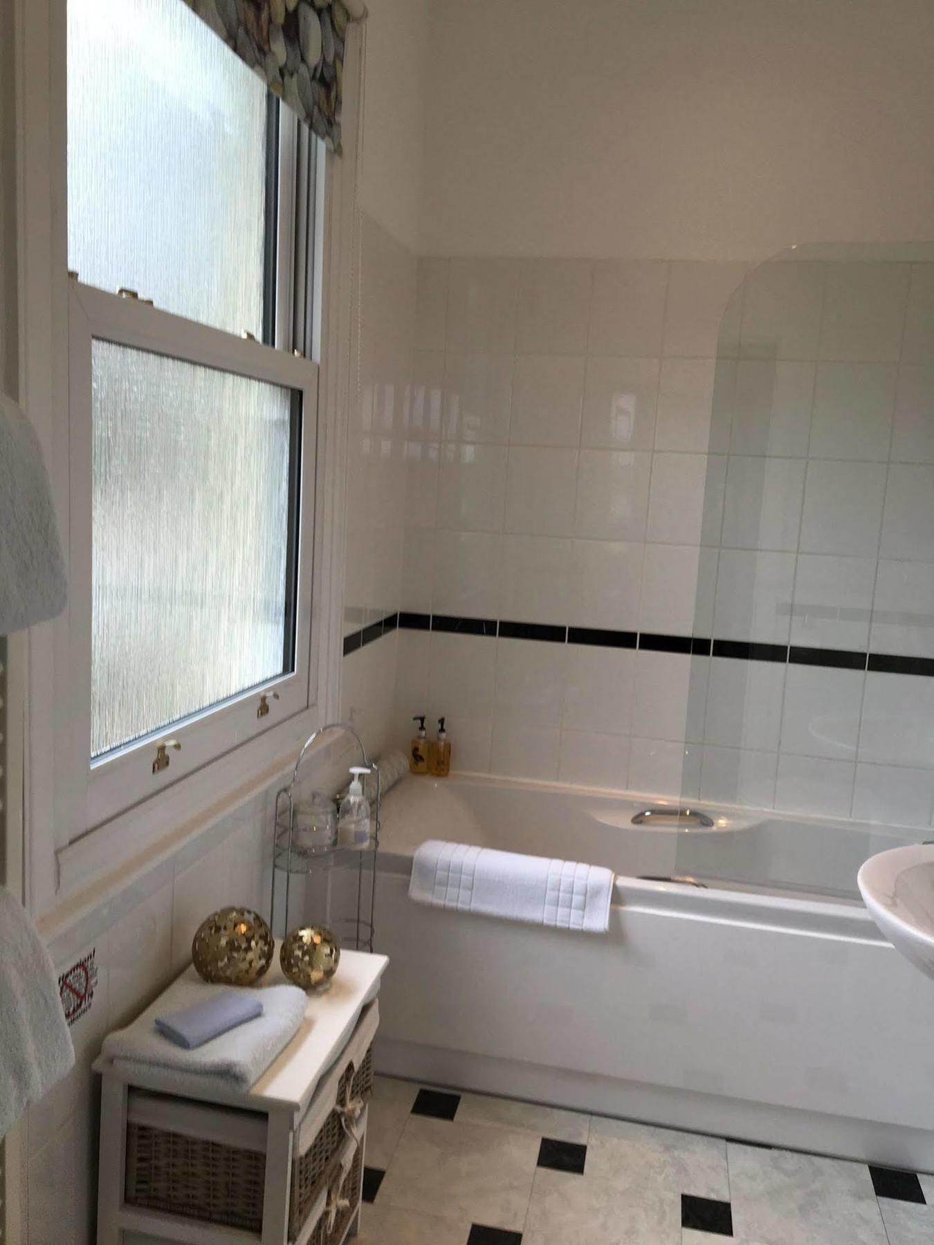 Hilden Guest 4*