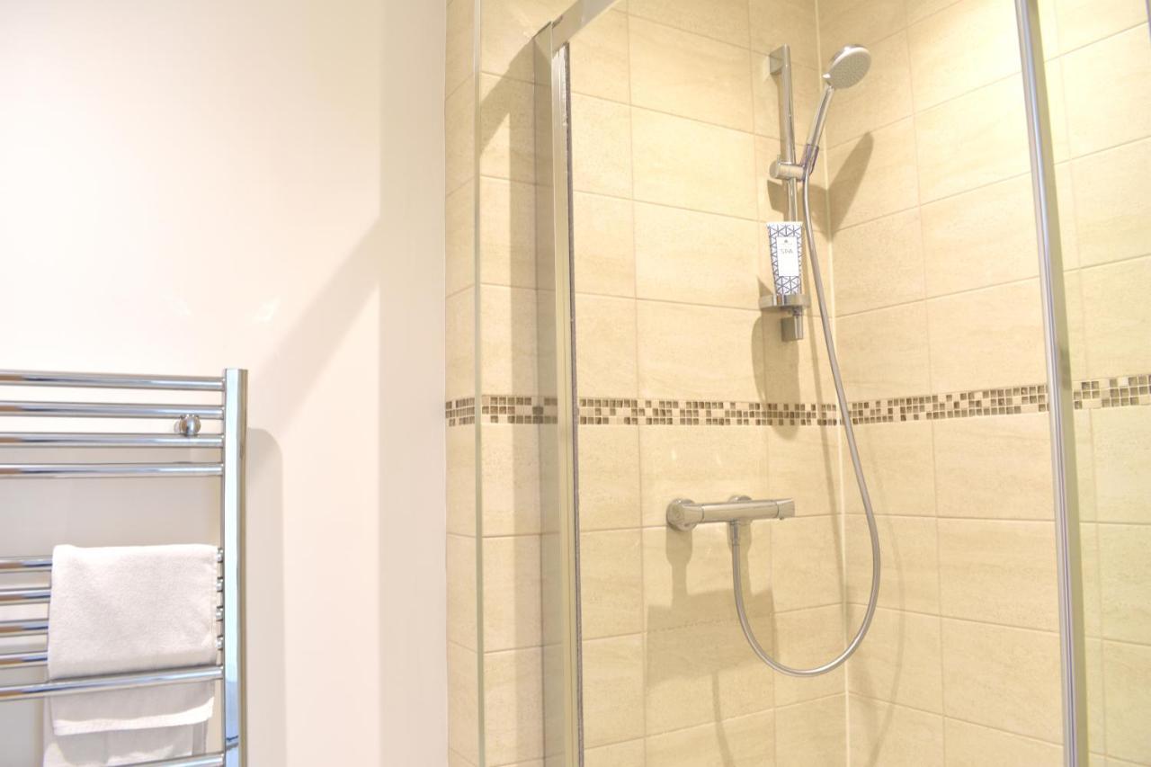 Regency Place Apartment *