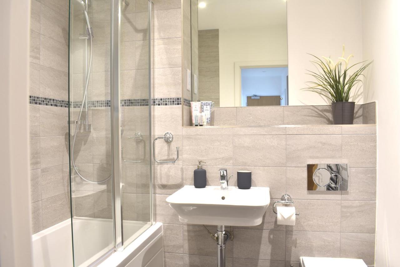 Regency Place Apartment *