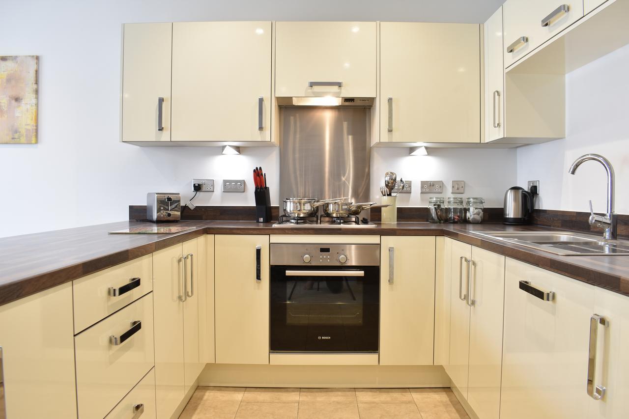 Regency Place Apartment *