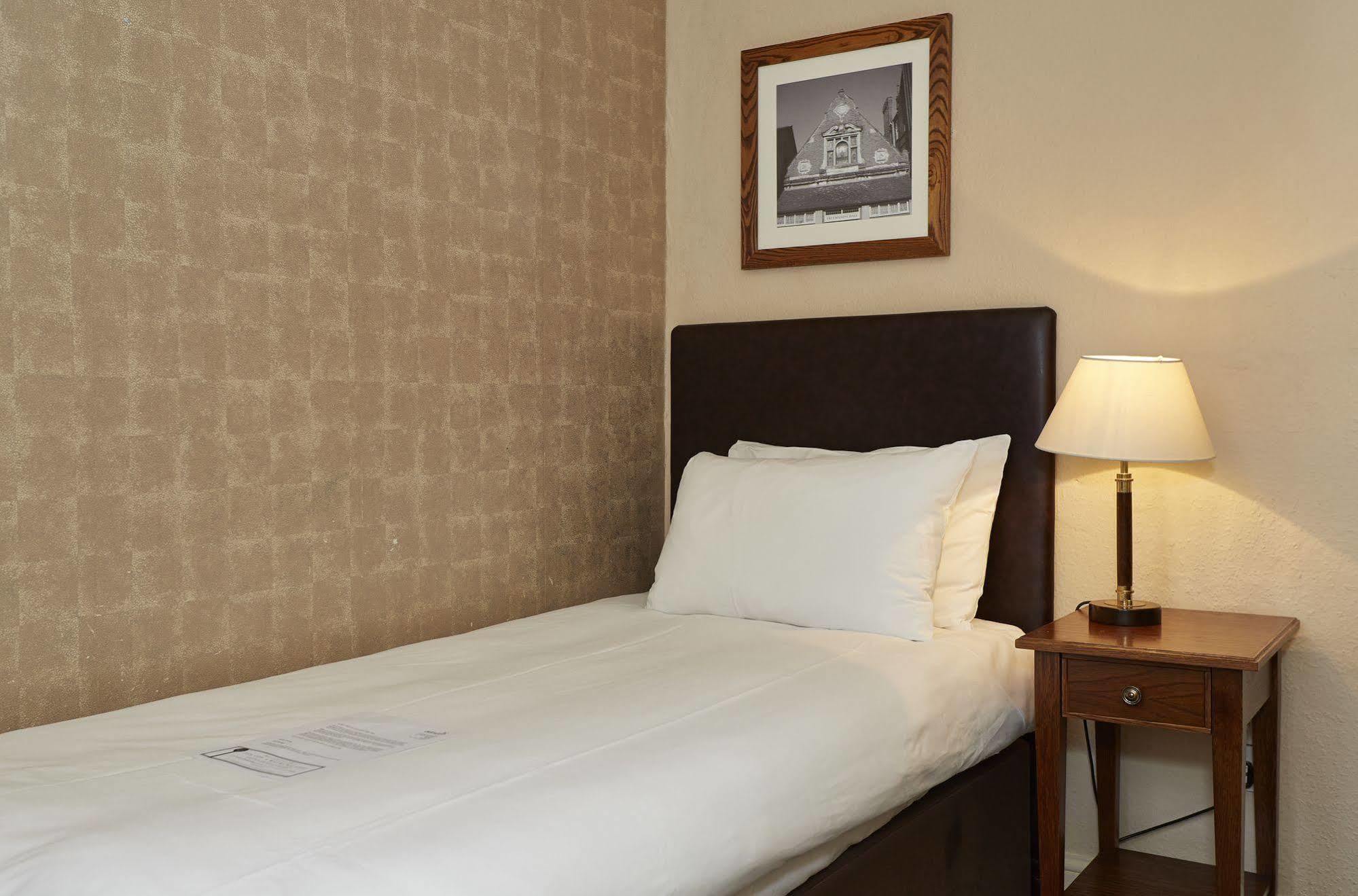 Rising Sun By Greene King Hotel Cheltenham