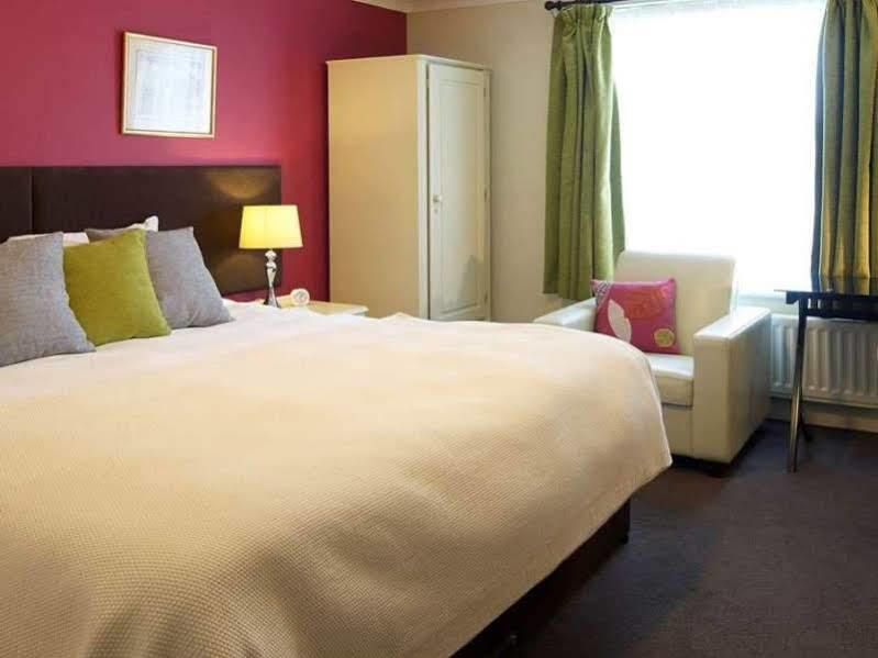 Hotel Charlton Kings 3*