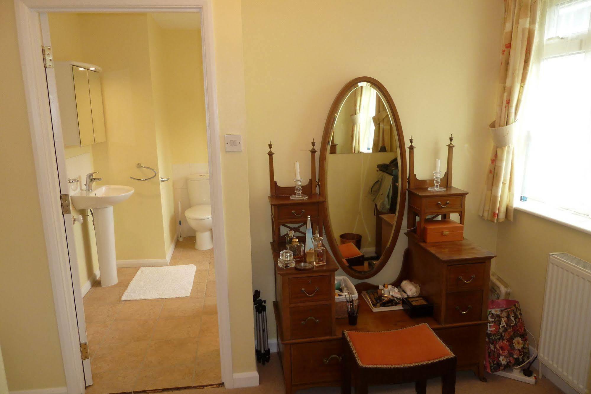 Abbots Lee - Adults Only Bed & Breakfast 3*