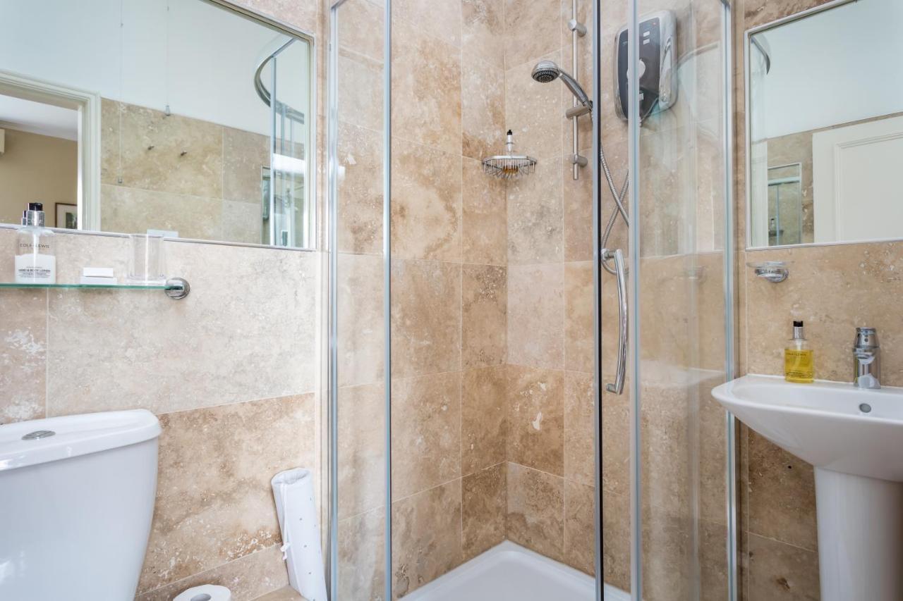 Guest house Crossways Cheltenham