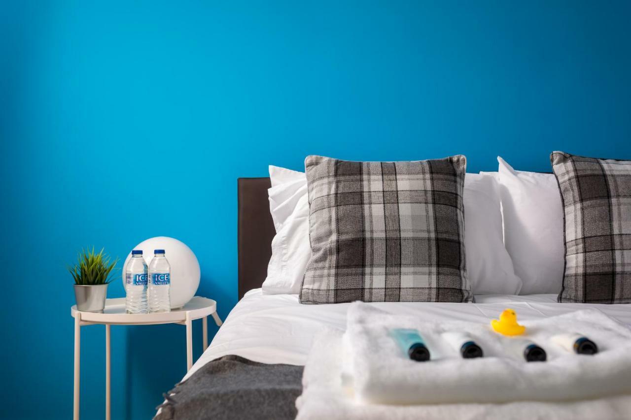 Lloyd Close - Close To Town Centre & Gchq * Cheltenham