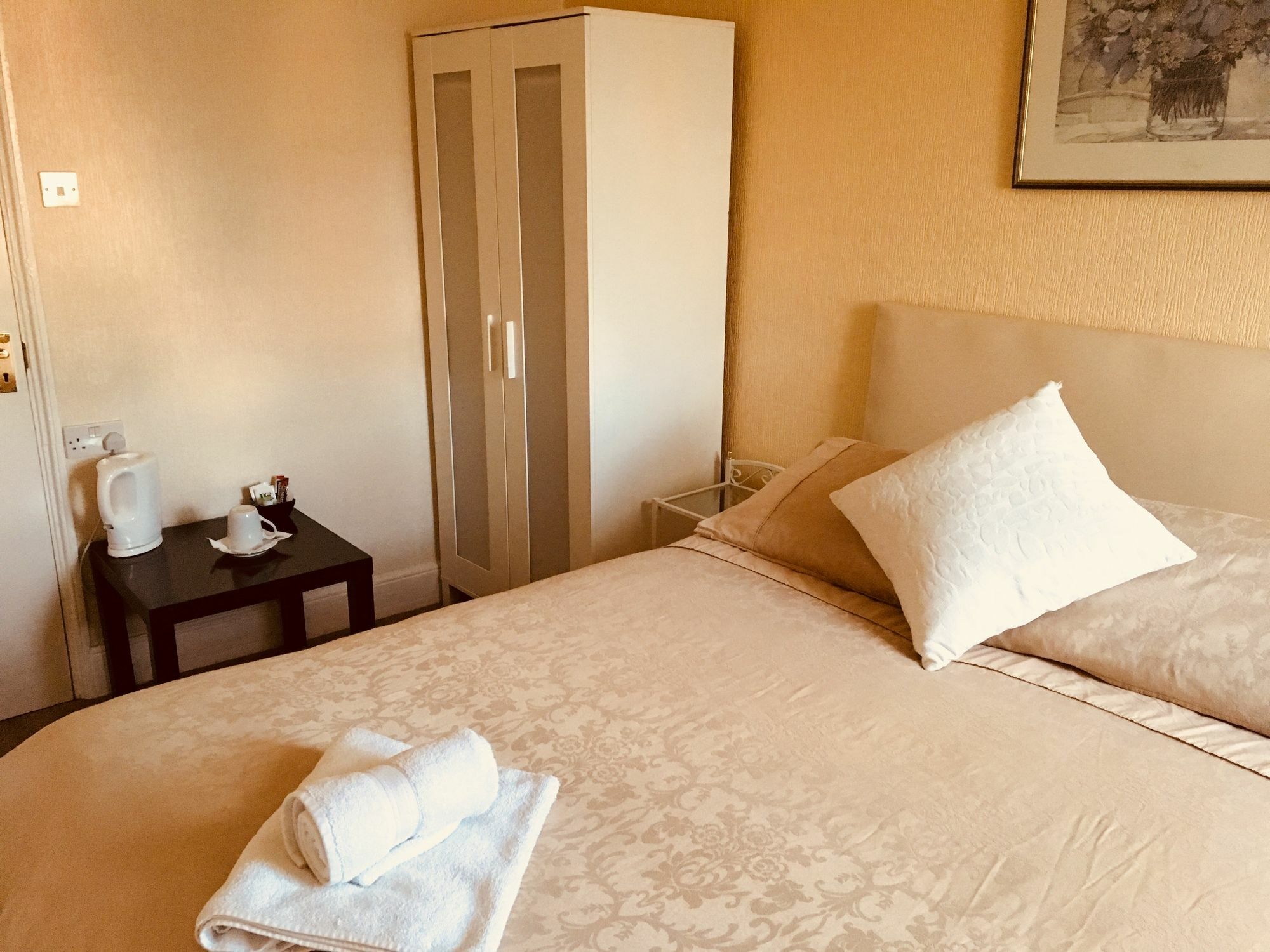 Bentons Guest house