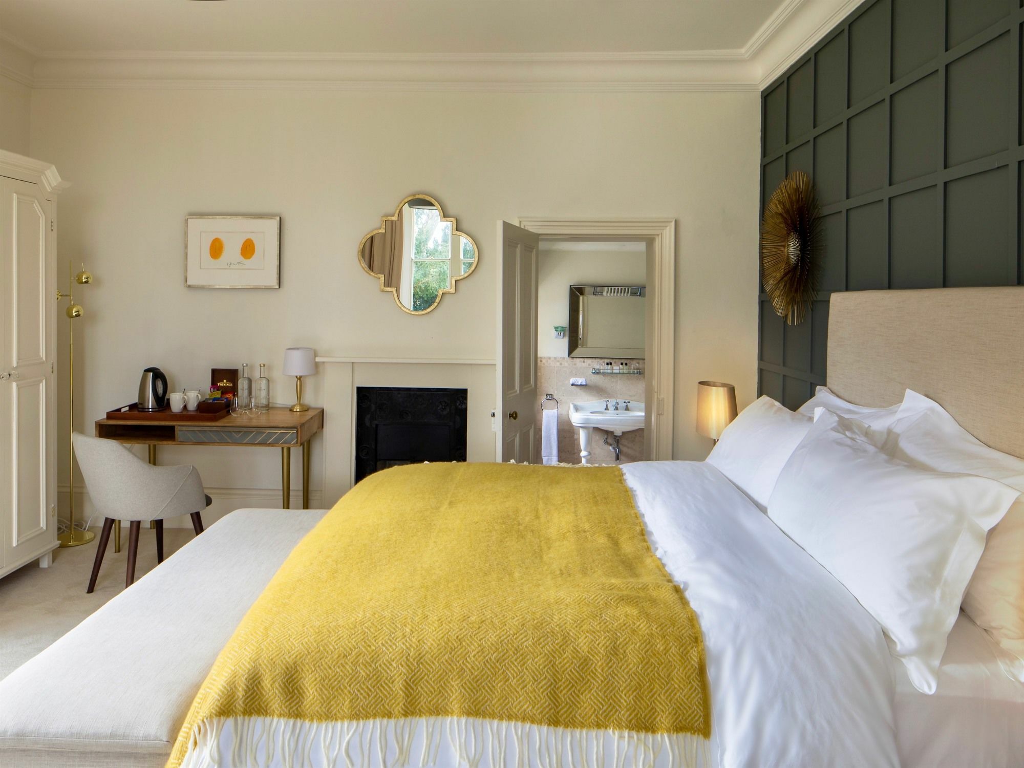 Crestow House Guest house 5*