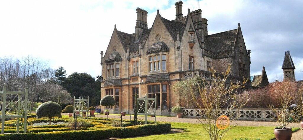 Manor By The Hotel