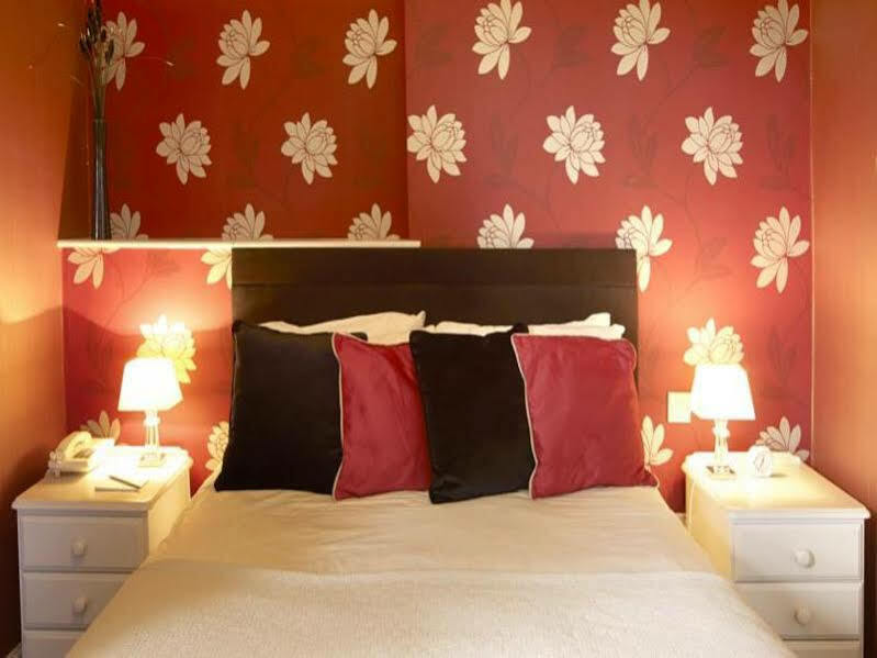 Hotel Charlton Kings 3*
