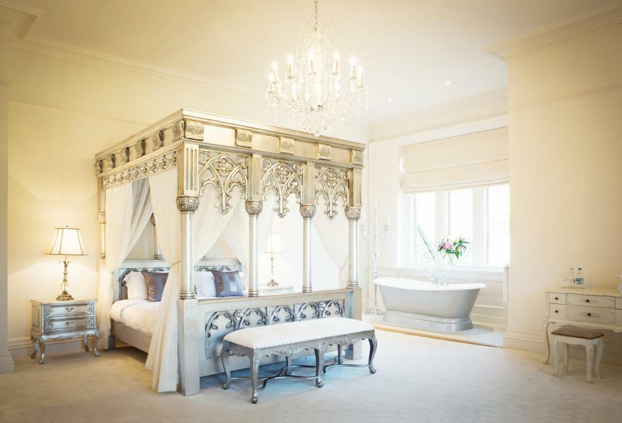 Hotel Manor By The Cheltenham