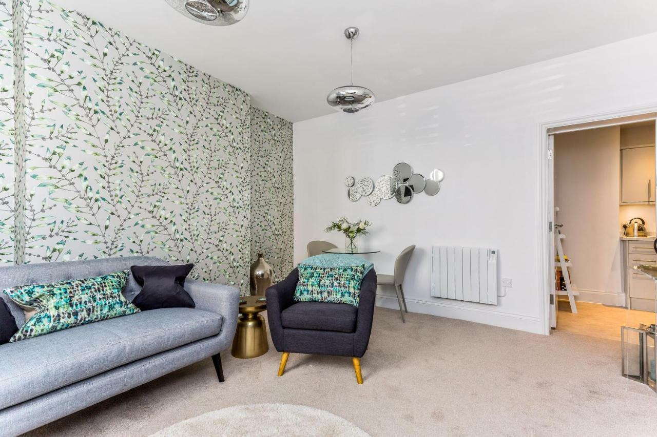 3, Gainsborough House *