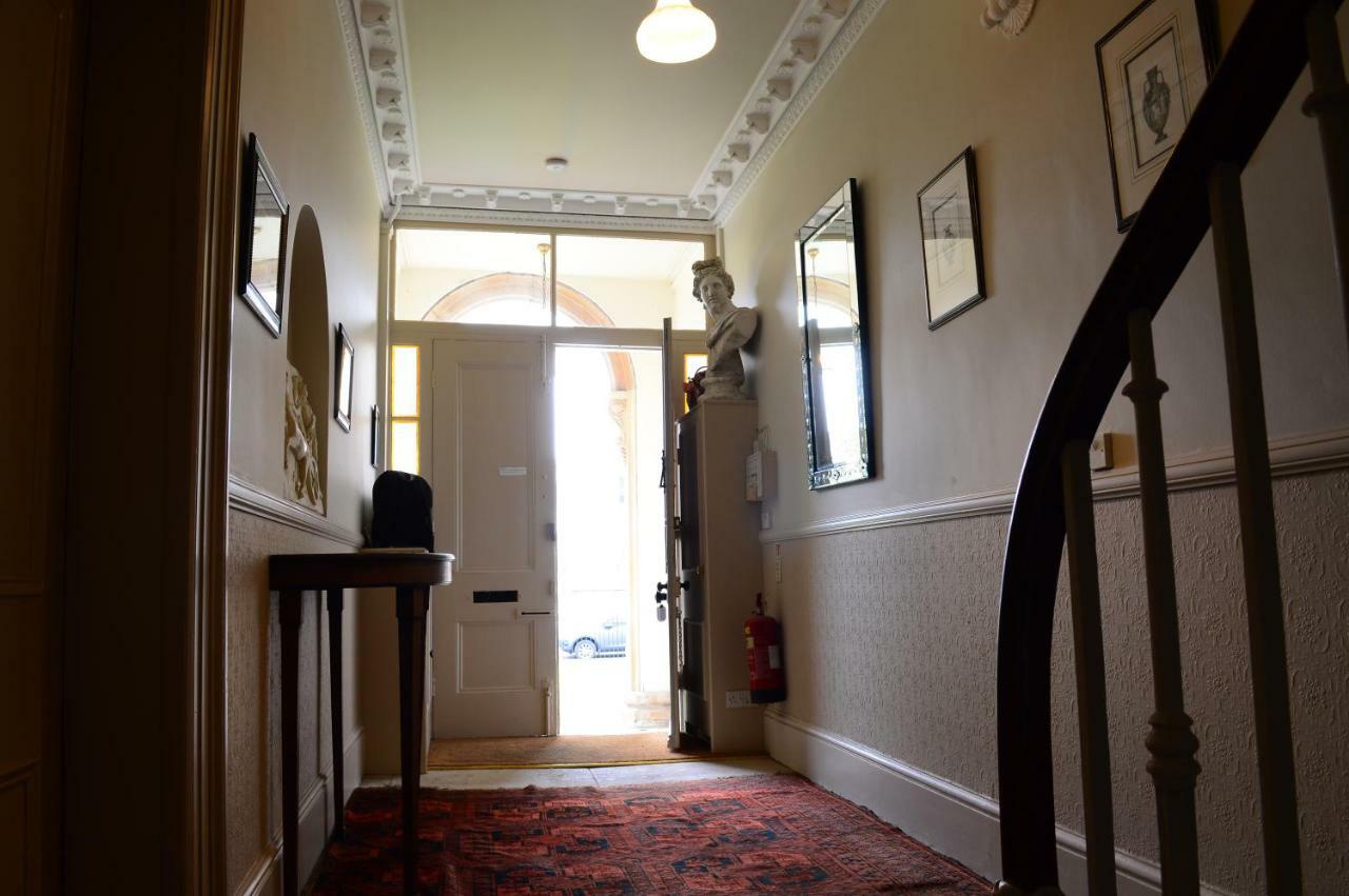 Flat 3, 6 Lypiatt Terrace Gloucestershire Gl50 2sx Apartment Cheltenham