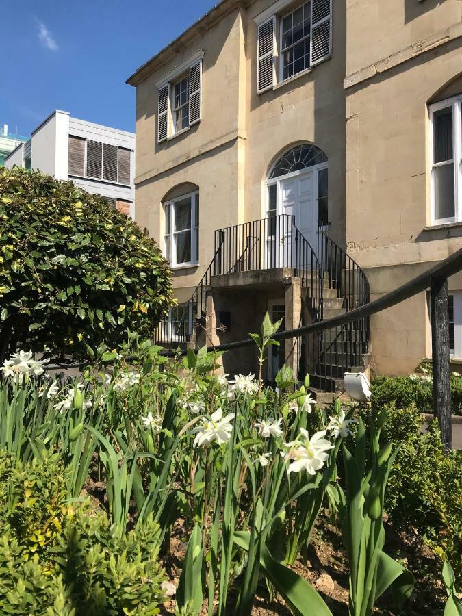 Guest house Number 6 Cheltenham