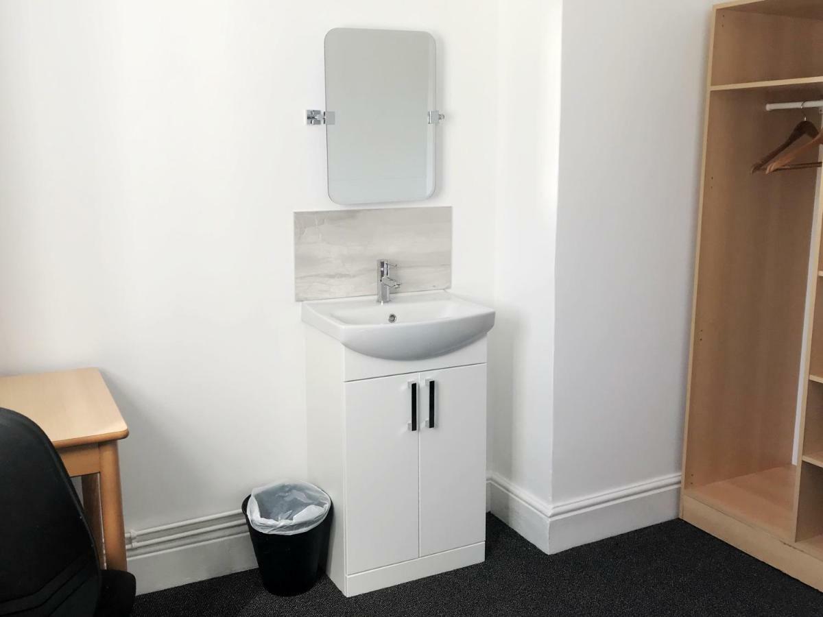 Number 6 Guest house Cheltenham
