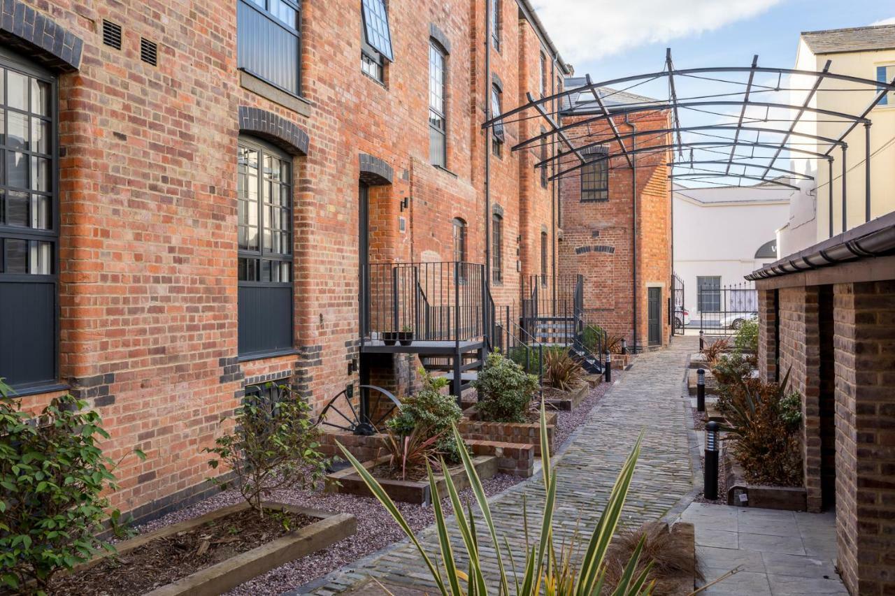 Elliot Oliver - Stylish 2 Bedroom Town Centre Cheltenham