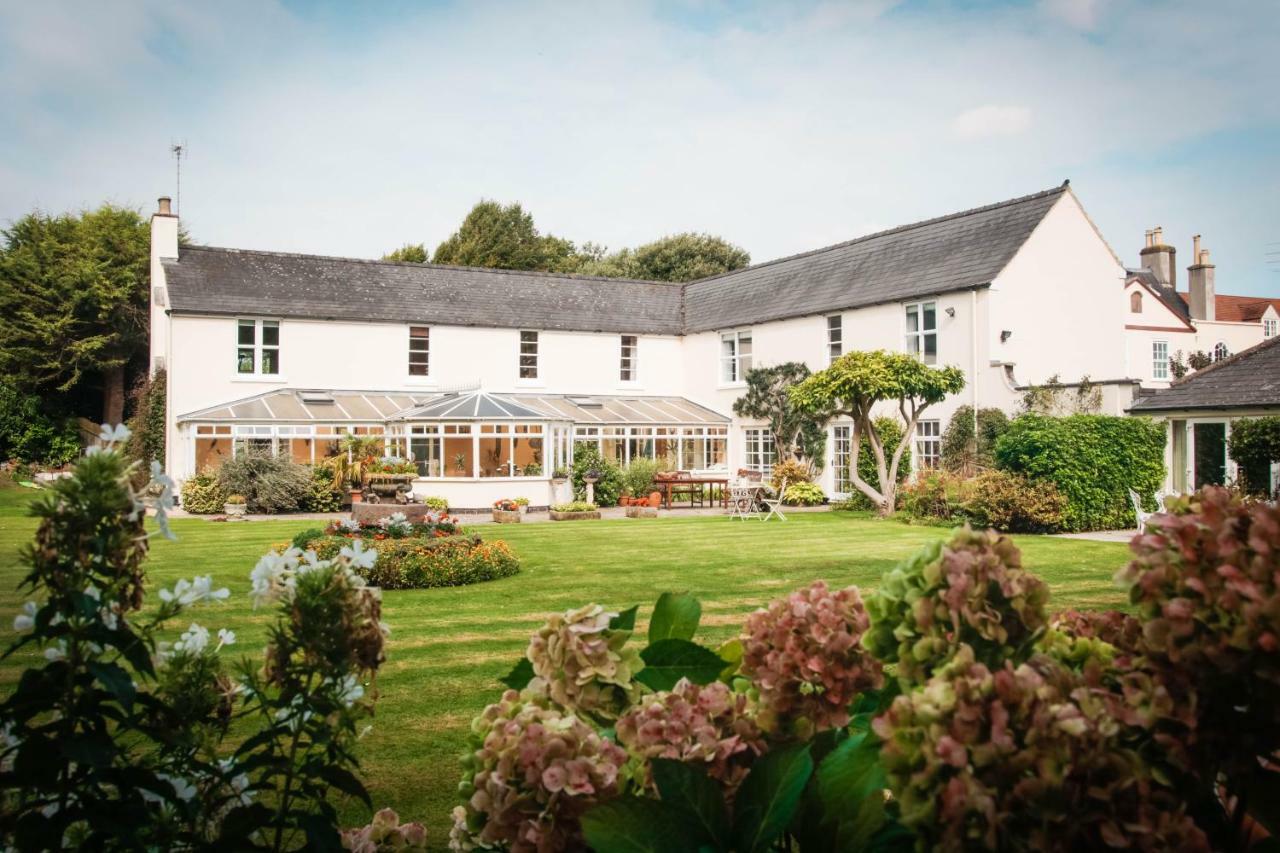 Bed & Breakfast Little Manor *