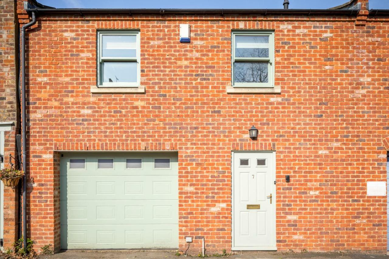 Casa de férias Curb - Fabulous Town House 5 Min Walk To Town Centre