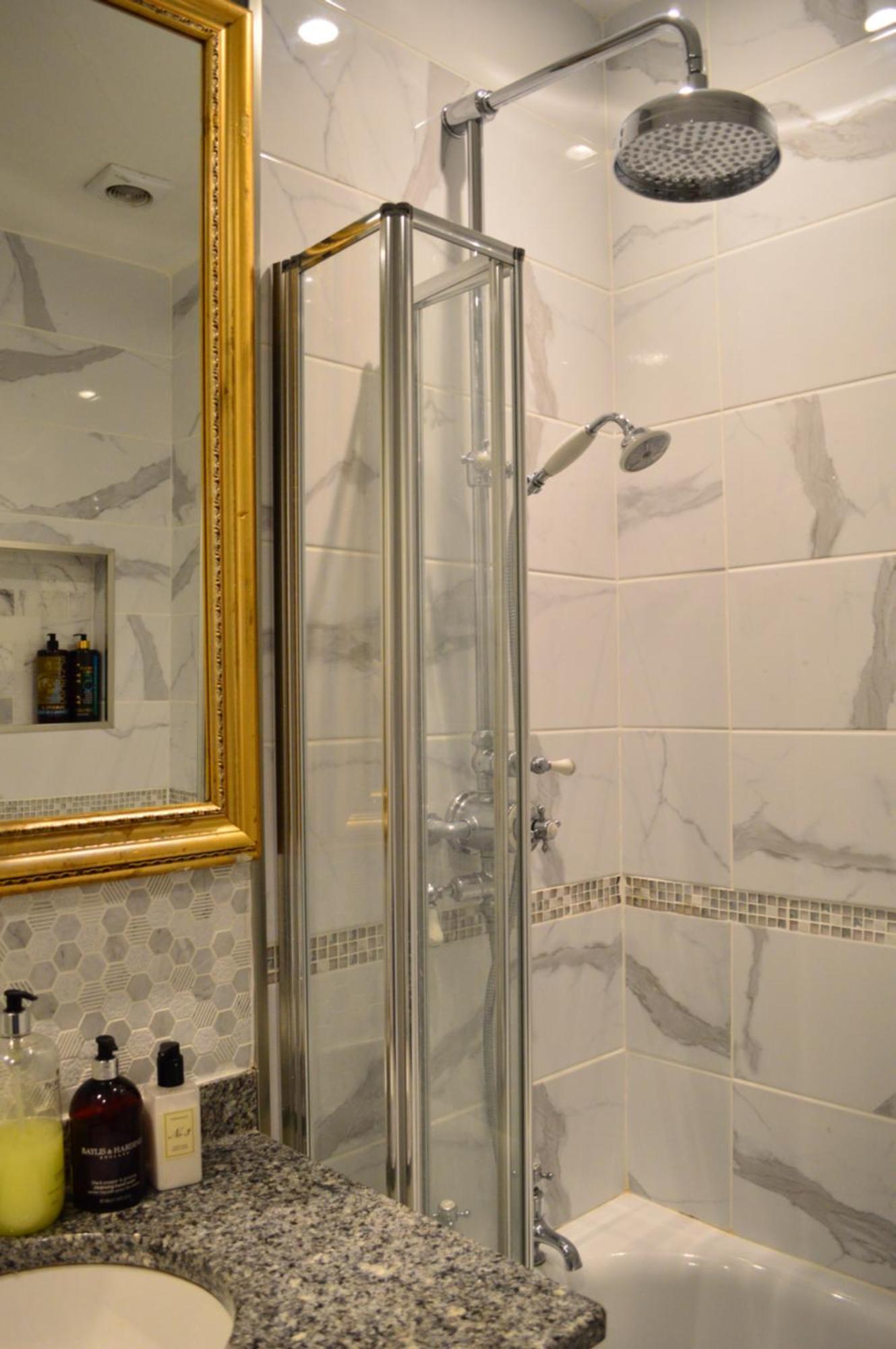 Apartment Flat 3, 6 Lypiatt Terrace Gloucestershire Gl50 2sx