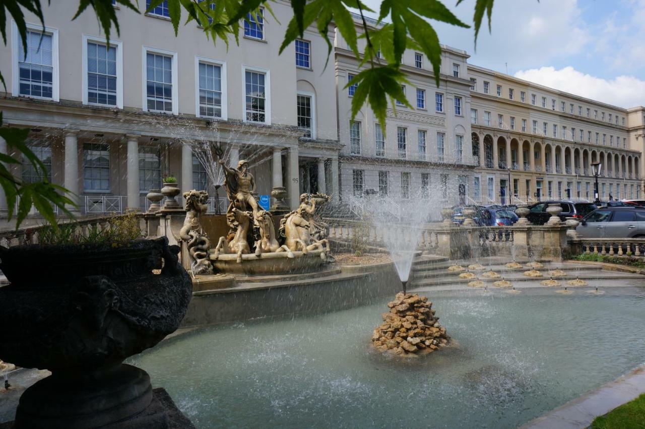 Flat 3, 6 Lypiatt Terrace Gloucestershire Gl50 2sx Apartment Cheltenham