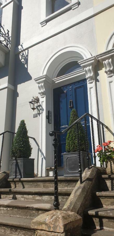 Apartment Court House
