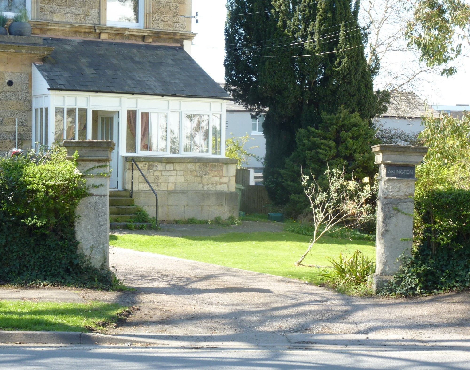Servicedlets - The Mews Apartment *