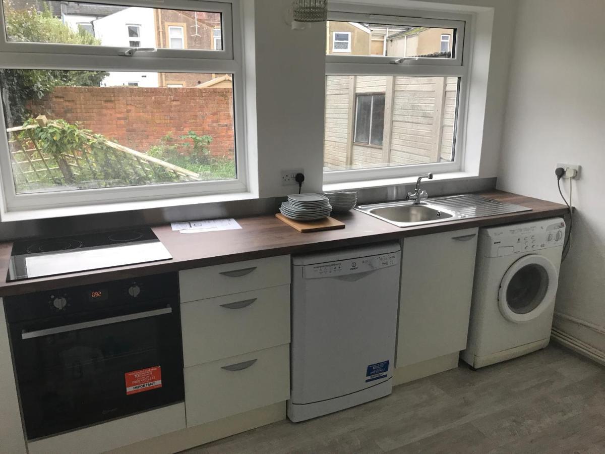 2 Bedroom Garden * Cheltenham