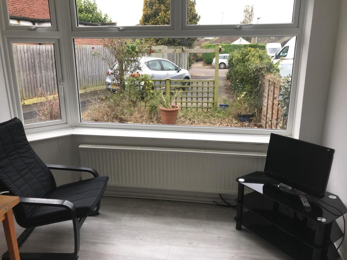 Apartment 2 Bedroom Garden *