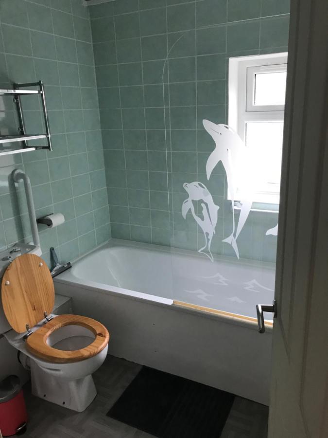 Apartment 2 Bedroom Garden Cheltenham