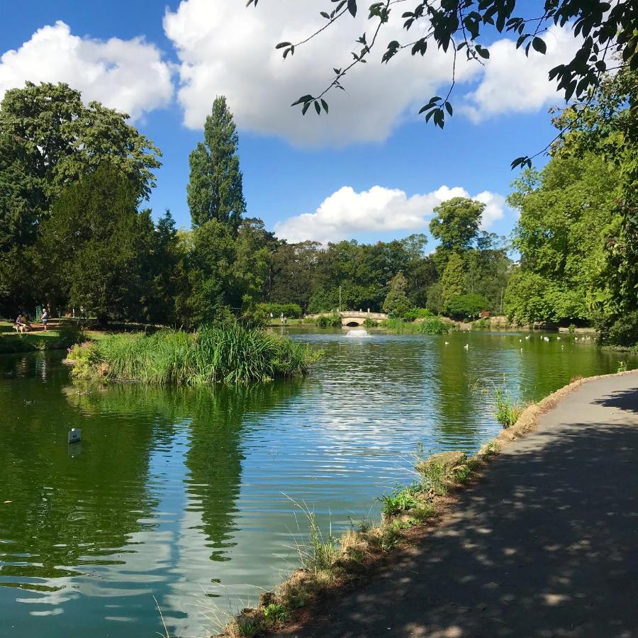 Perfect Location For Racecourse And Town Centre Apartment Cheltenham