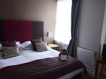 Hotel Clarence Court