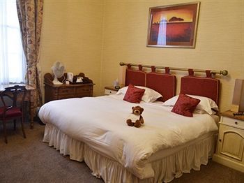 Clarence Court 4* Cheltenham