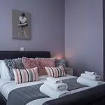 Auburn Willow Luxury Apartment Cheltenham