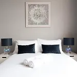 Central Cheltenham, Regency Apartment With Parking, Cavalier Suite - Sleeps 6