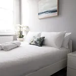 Central Cheltenham, Regency Apartment With Parking, Cavalier Suite - Sleeps 6