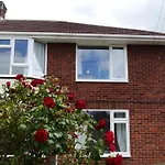 Cheltenham Apartment With Private Garden
