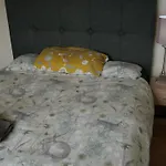 Cheltenham Apartment With Private Garden