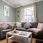 Curb Properties - Sandford Street - Town Centre Chic Home