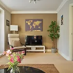 Curb Properties - Gorgeous 3 Bedroom House Close To Town Centre